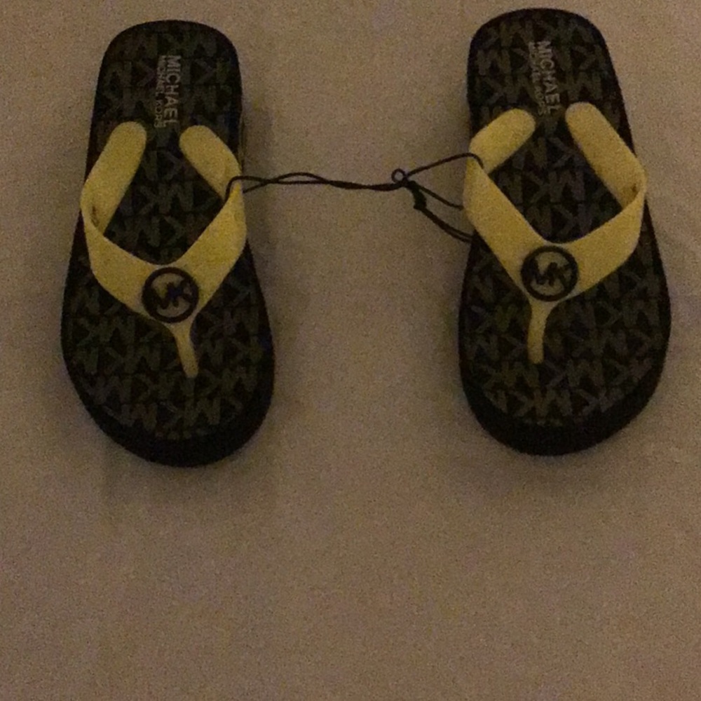 New with box kids sandals.